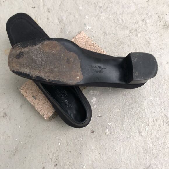 Ferragamo slip ons - Picture 6 of 7